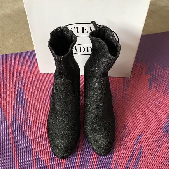 STEVE MADDEN Metallic Ankle Booties - Picture 8 of 8